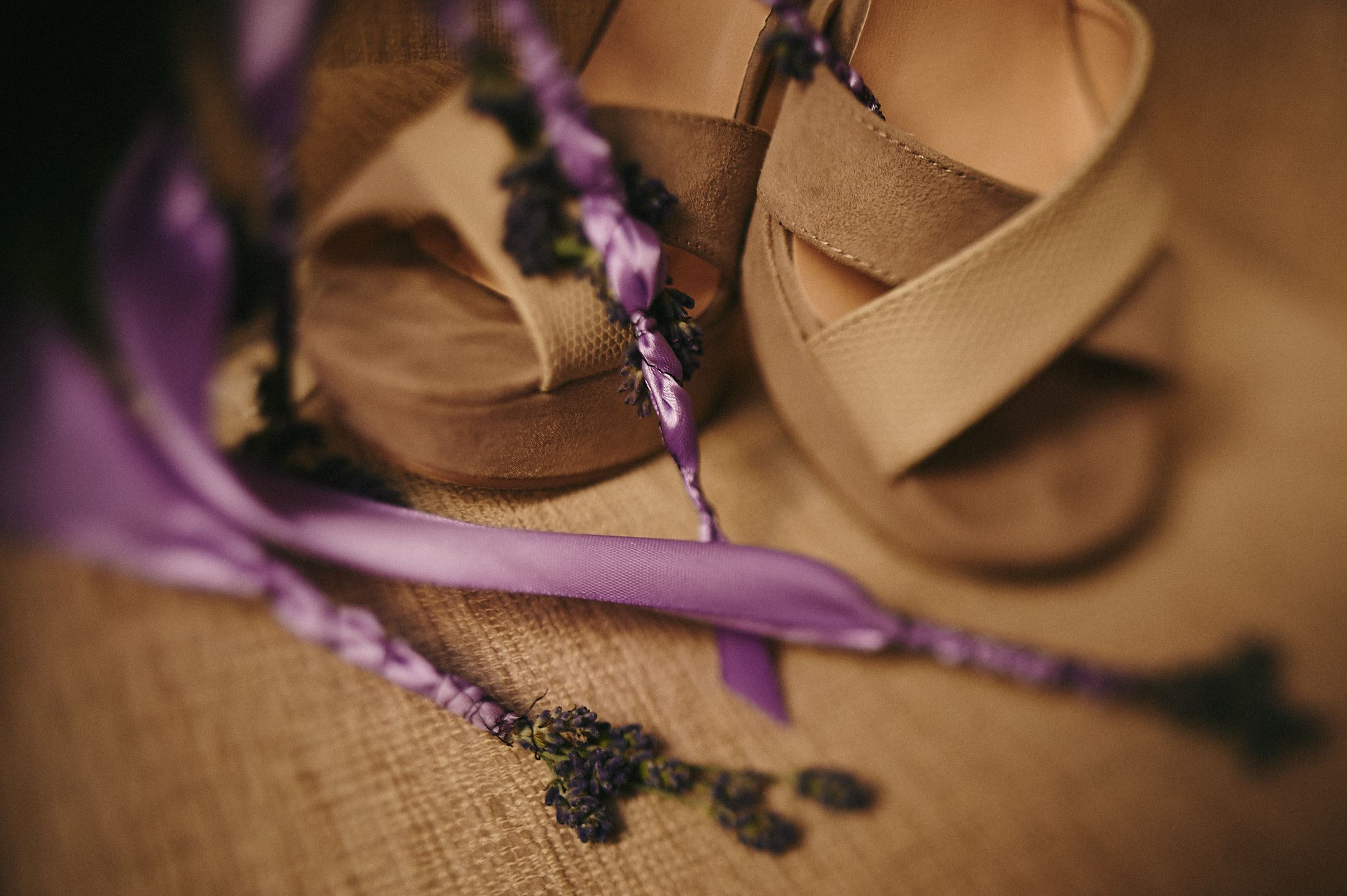 buty ślubne, lawendowy ślub, dodatki lawenda
